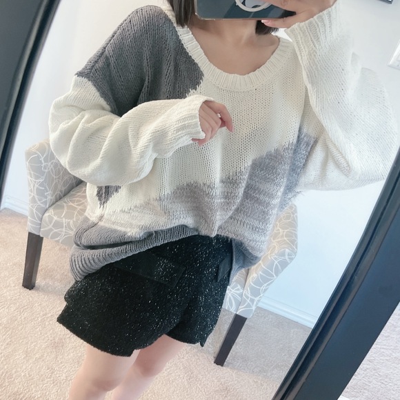 DKNY Black and White Crew Neck Sweater - Picture 3 of 5